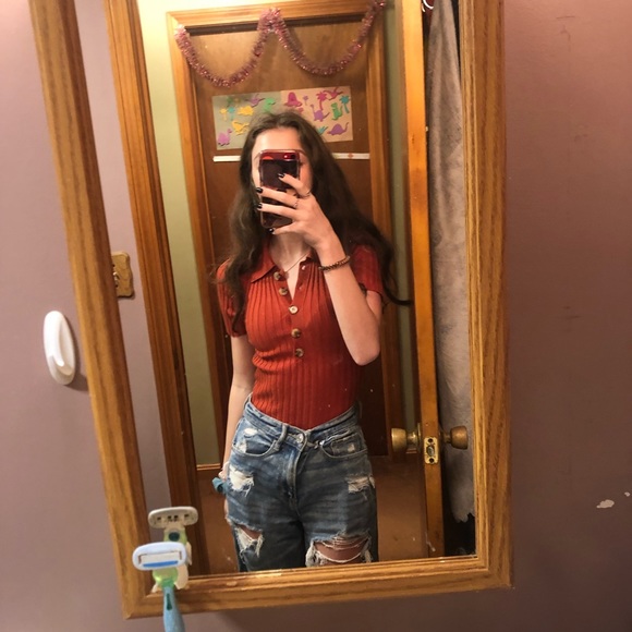 Button-collared orange blouse - Picture 5 of 7